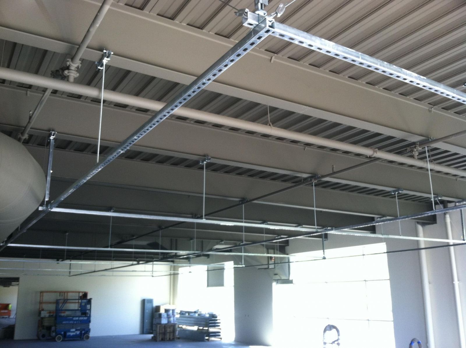 thanh chống đa năng Unistrut